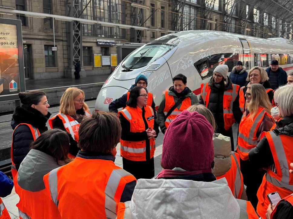 CCM-Mentees am Frankfurter Hauptbahnhof